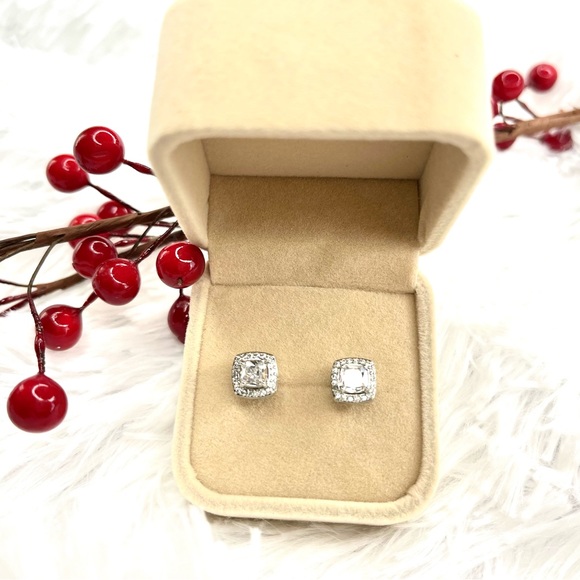 New Simulated Diamonds 925 Sterling Silver Stud Earrings - Picture 9 of 12